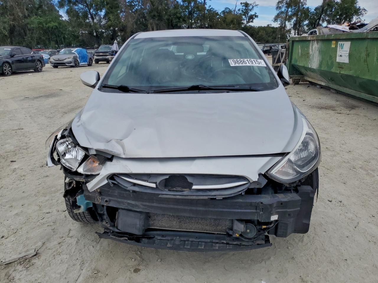 2017 HYUNDAI ACCENT SE photo 9