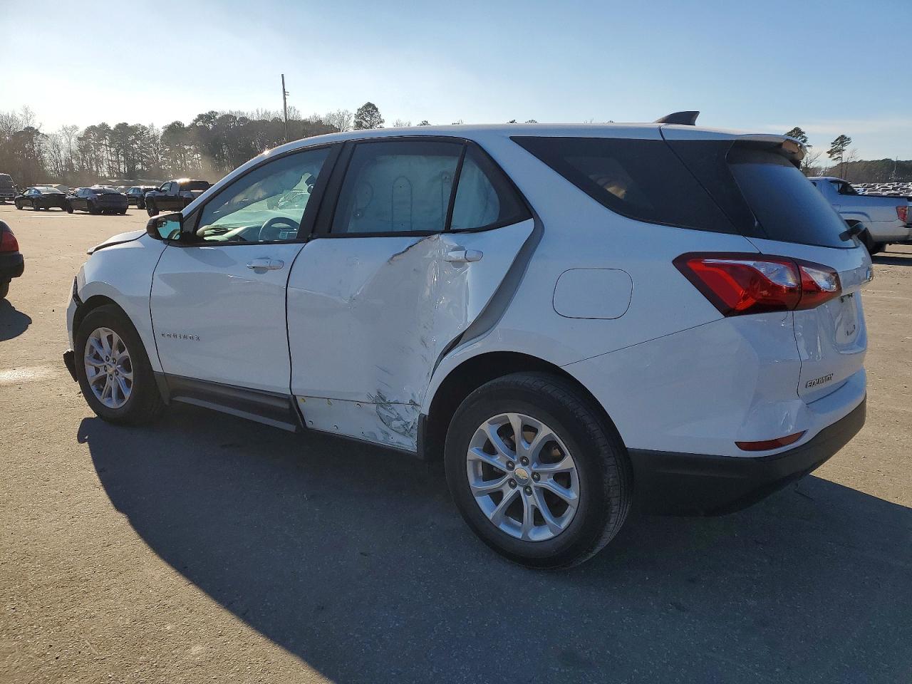 2020 CHEVROLET EQUINOX LS photo 2