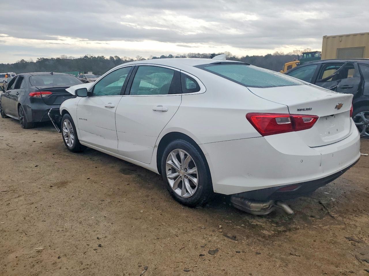 2024 CHEVROLET MALIBU LT photo 2