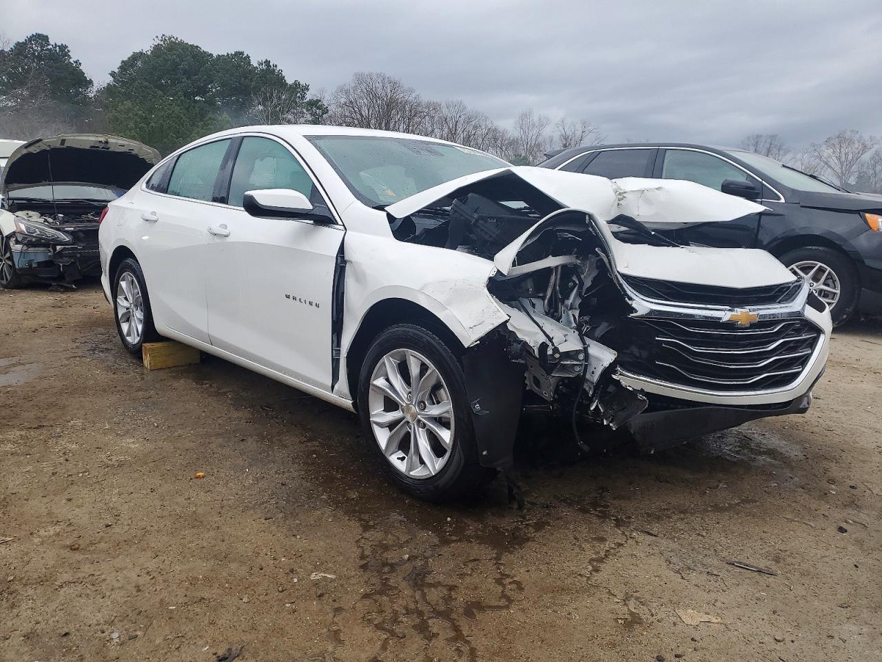2024 CHEVROLET MALIBU LT photo 4