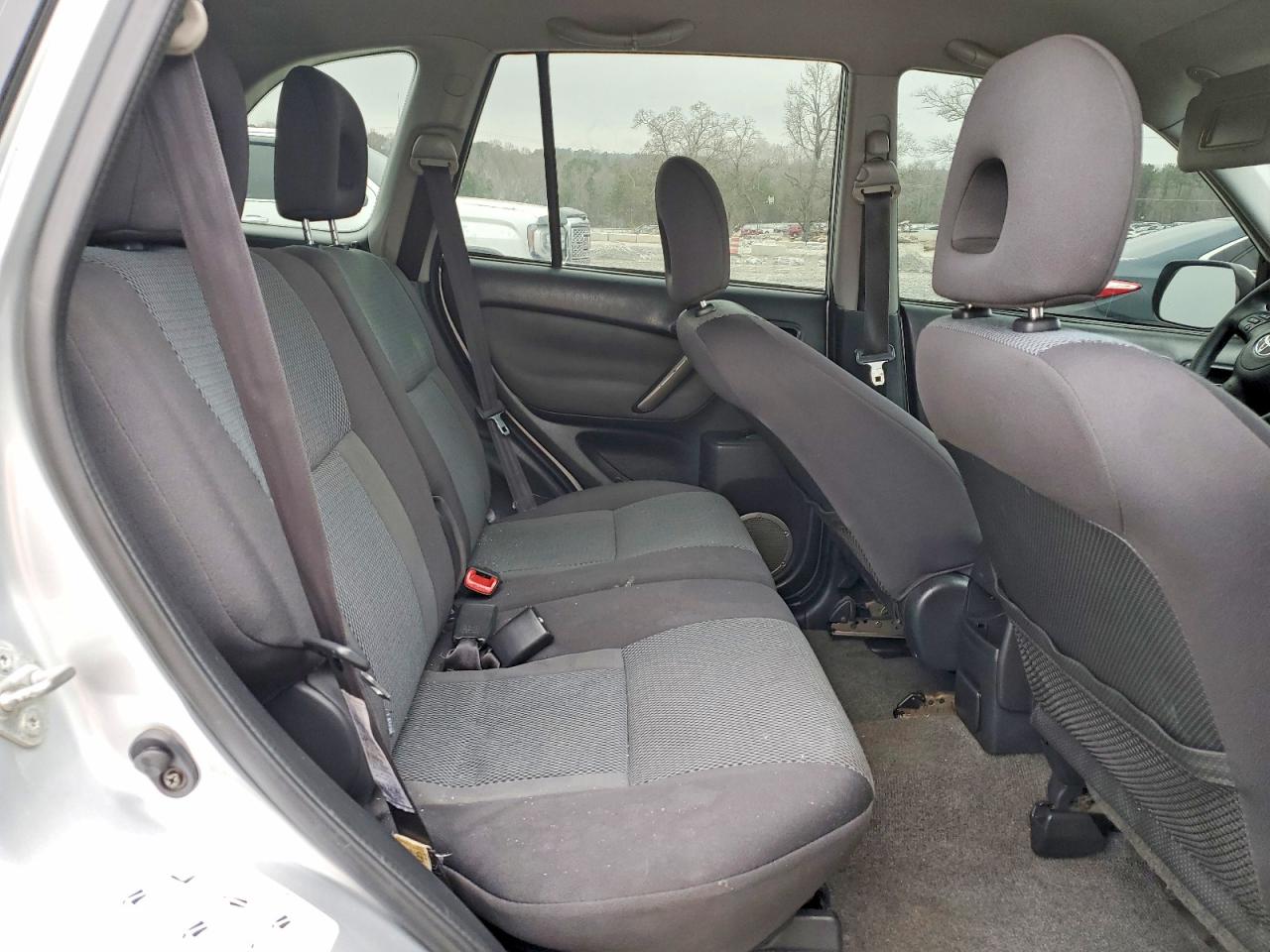 2004 TOYOTA RAV4 photo 11