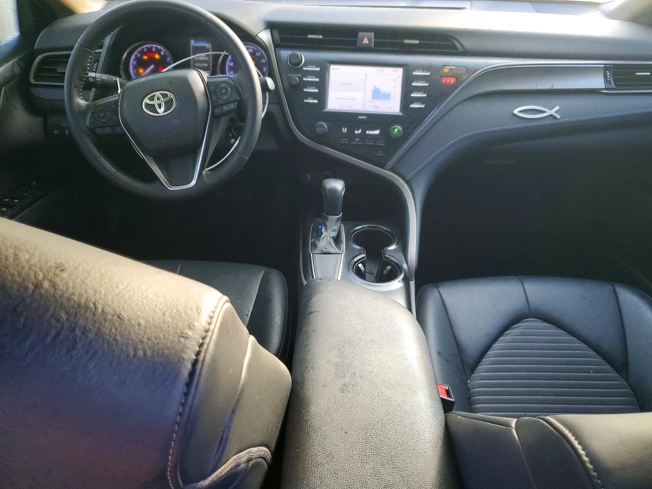2020 TOYOTA CAMRY SE photo 8