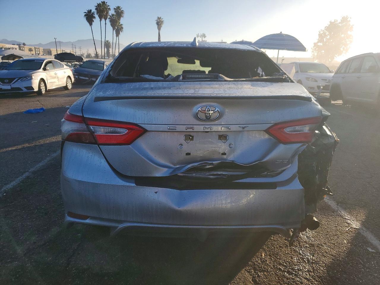 2020 TOYOTA CAMRY SE photo 6