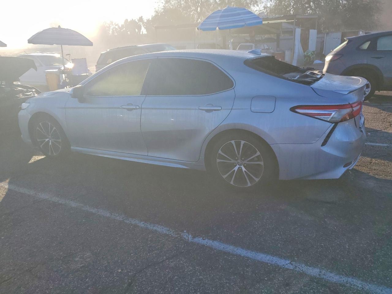 2020 TOYOTA CAMRY SE photo 2