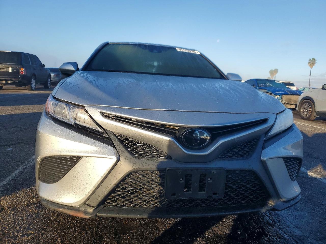 2020 TOYOTA CAMRY SE photo 5