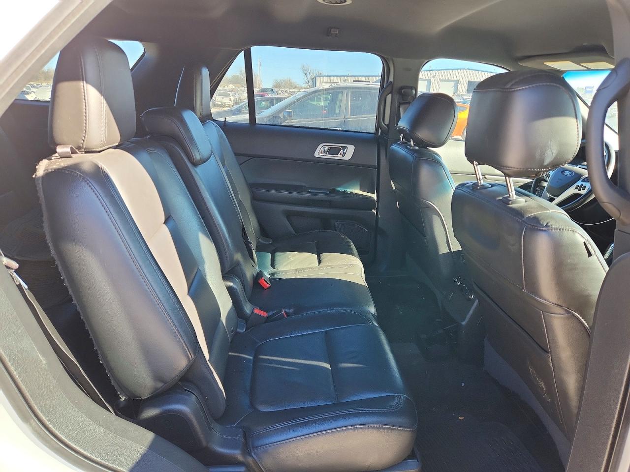 2015 FORD EXPLORER XLT photo 11
