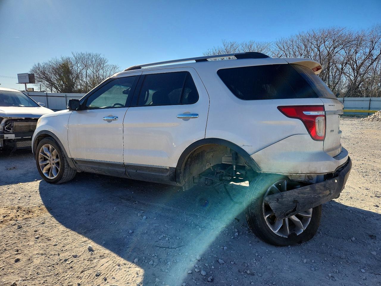 2015 FORD EXPLORER XLT photo 2