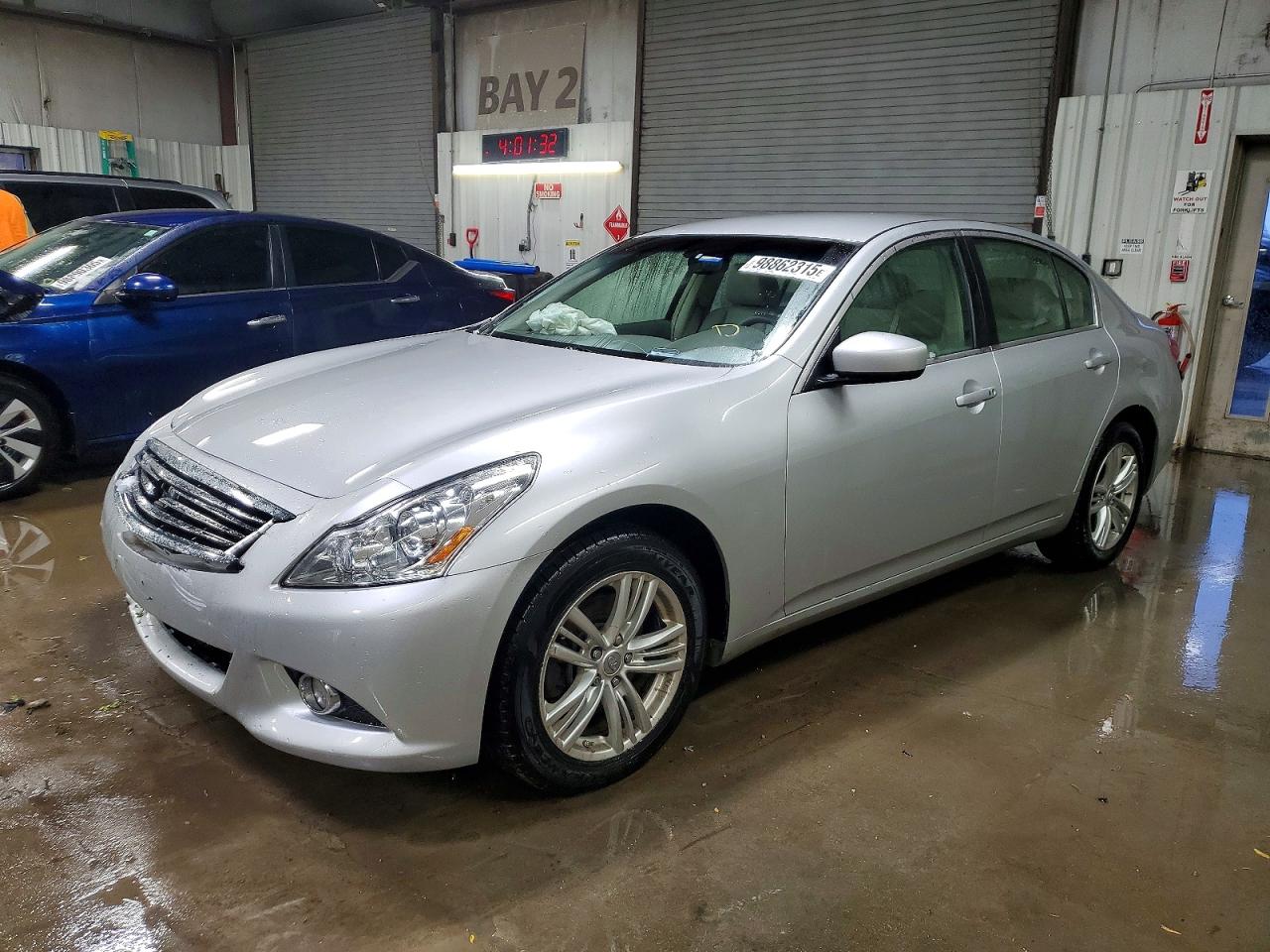 2011 INFINITI G37