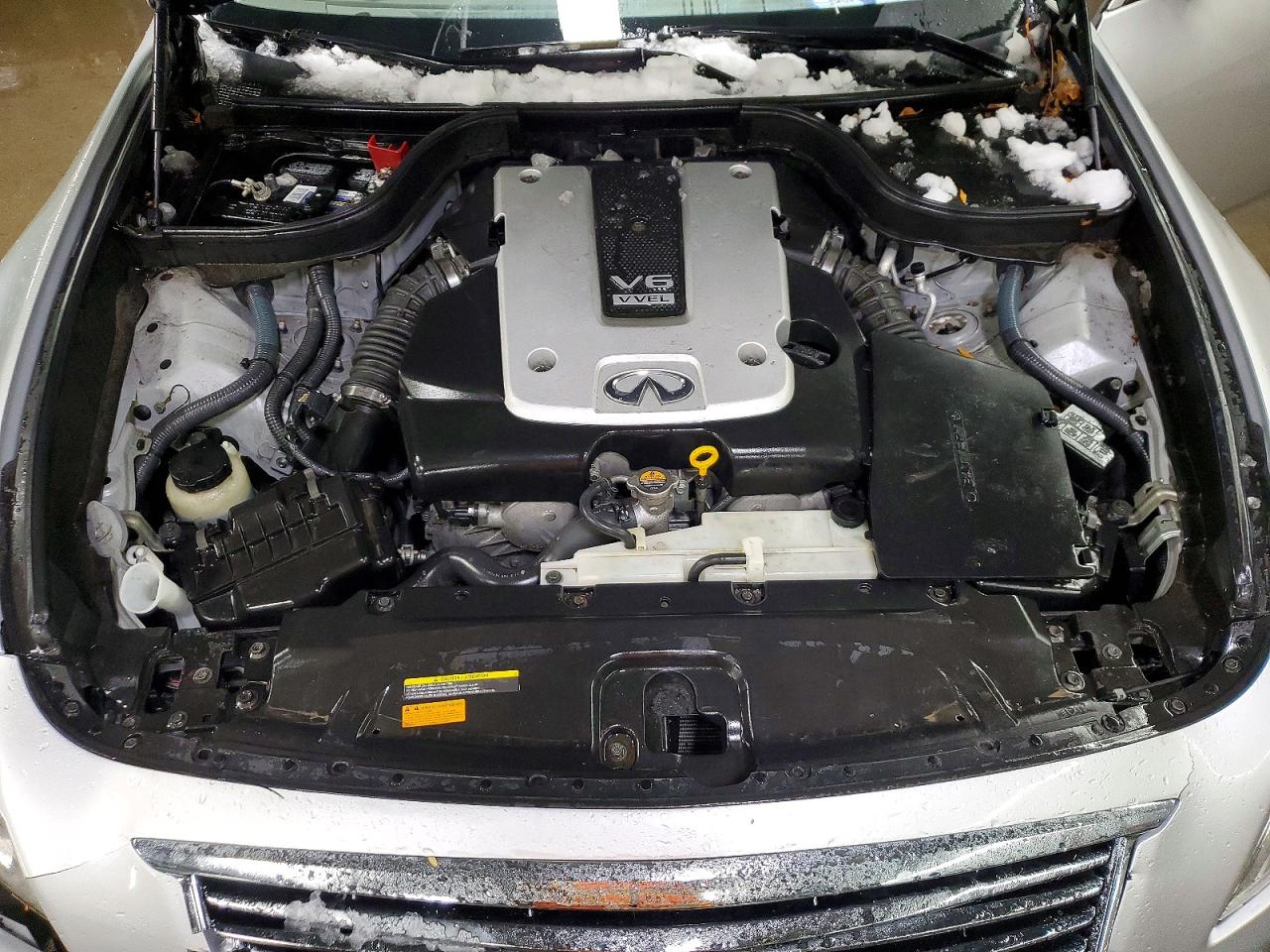 2011 INFINITI G37 photo 11