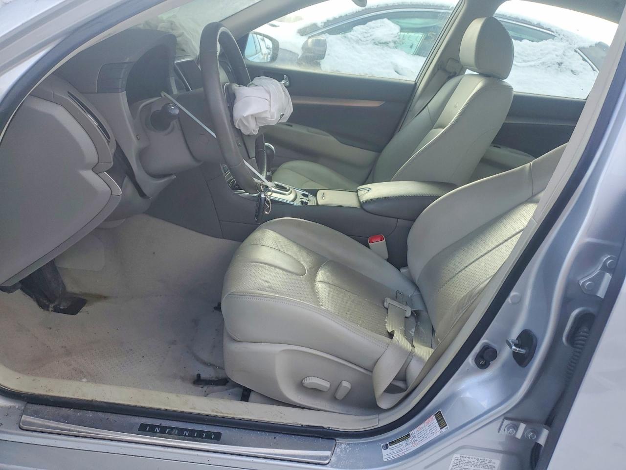 2011 INFINITI G37 photo 7