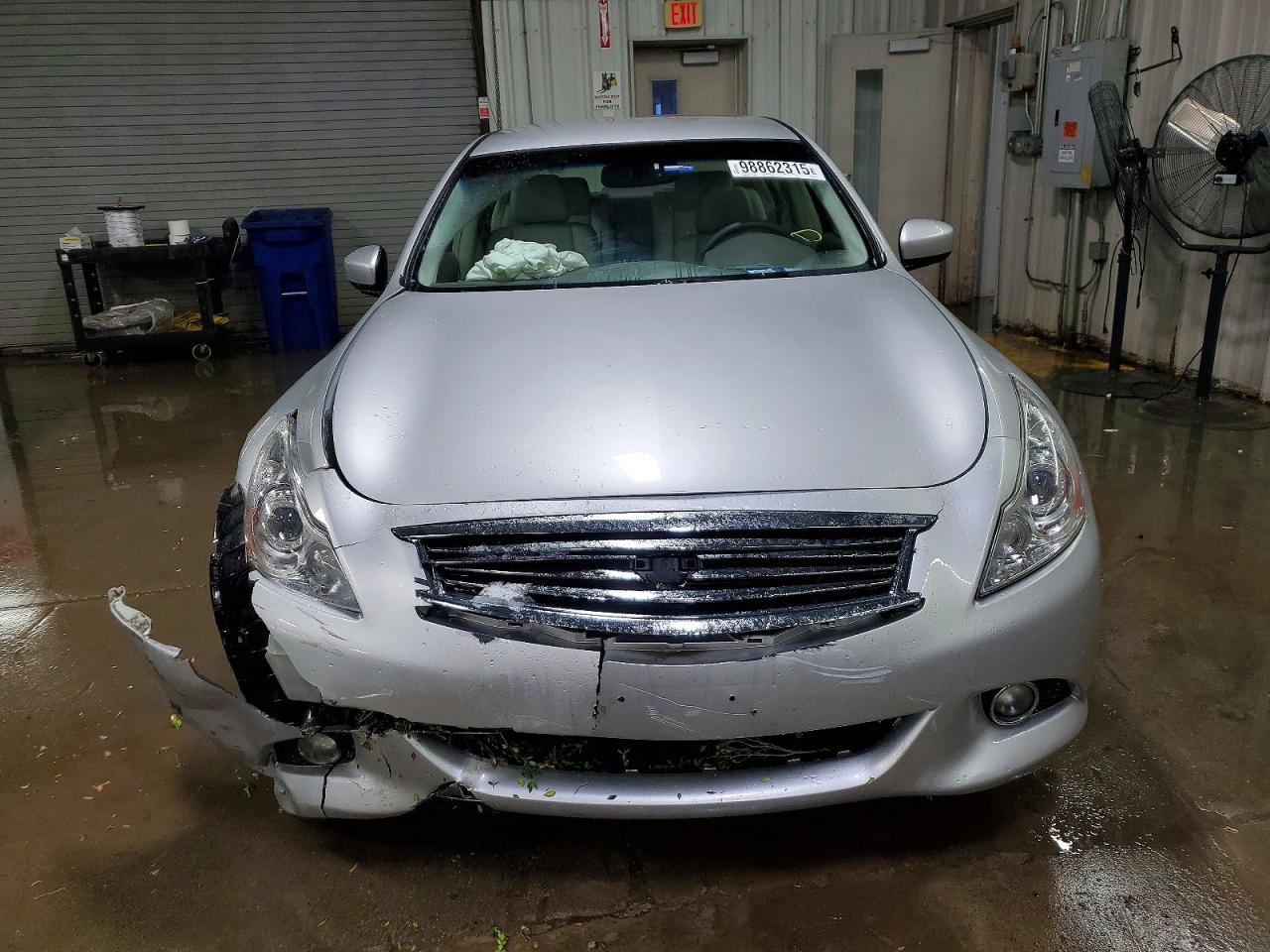 2011 INFINITI G37 photo 5