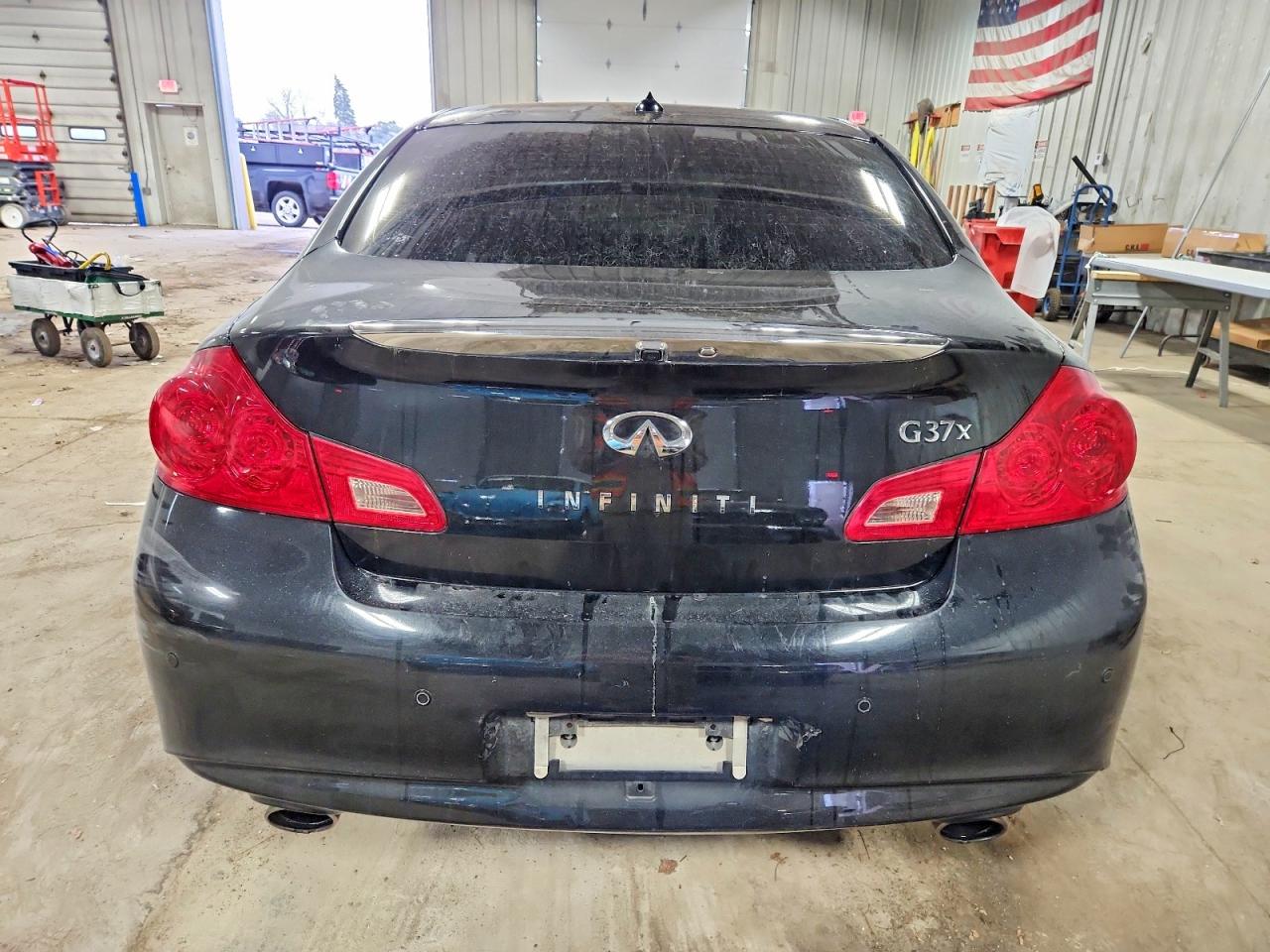 2013 INFINITI G37 photo 6