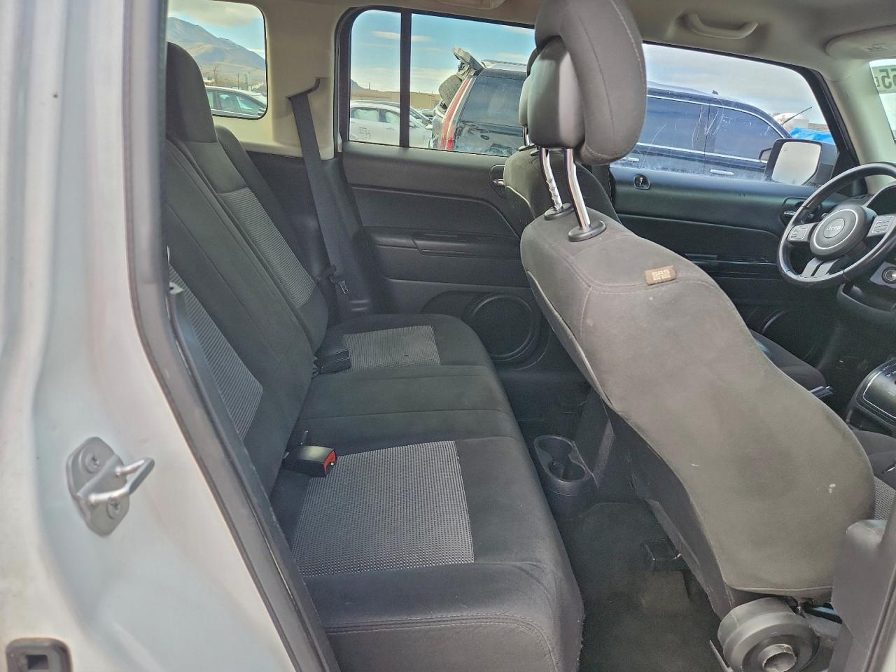 2015 JEEP PATRIOT LATITUDE photo 10