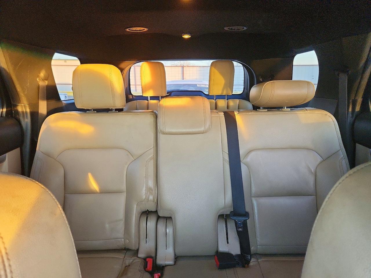 2016 FORD EXPLORER XLT photo 28