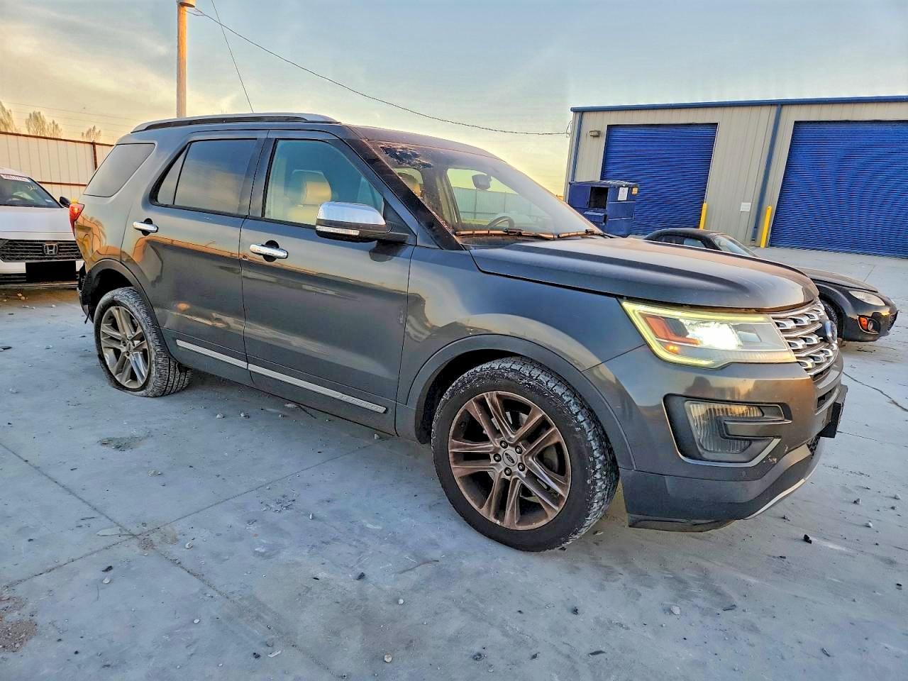 2016 FORD EXPLORER XLT photo 10