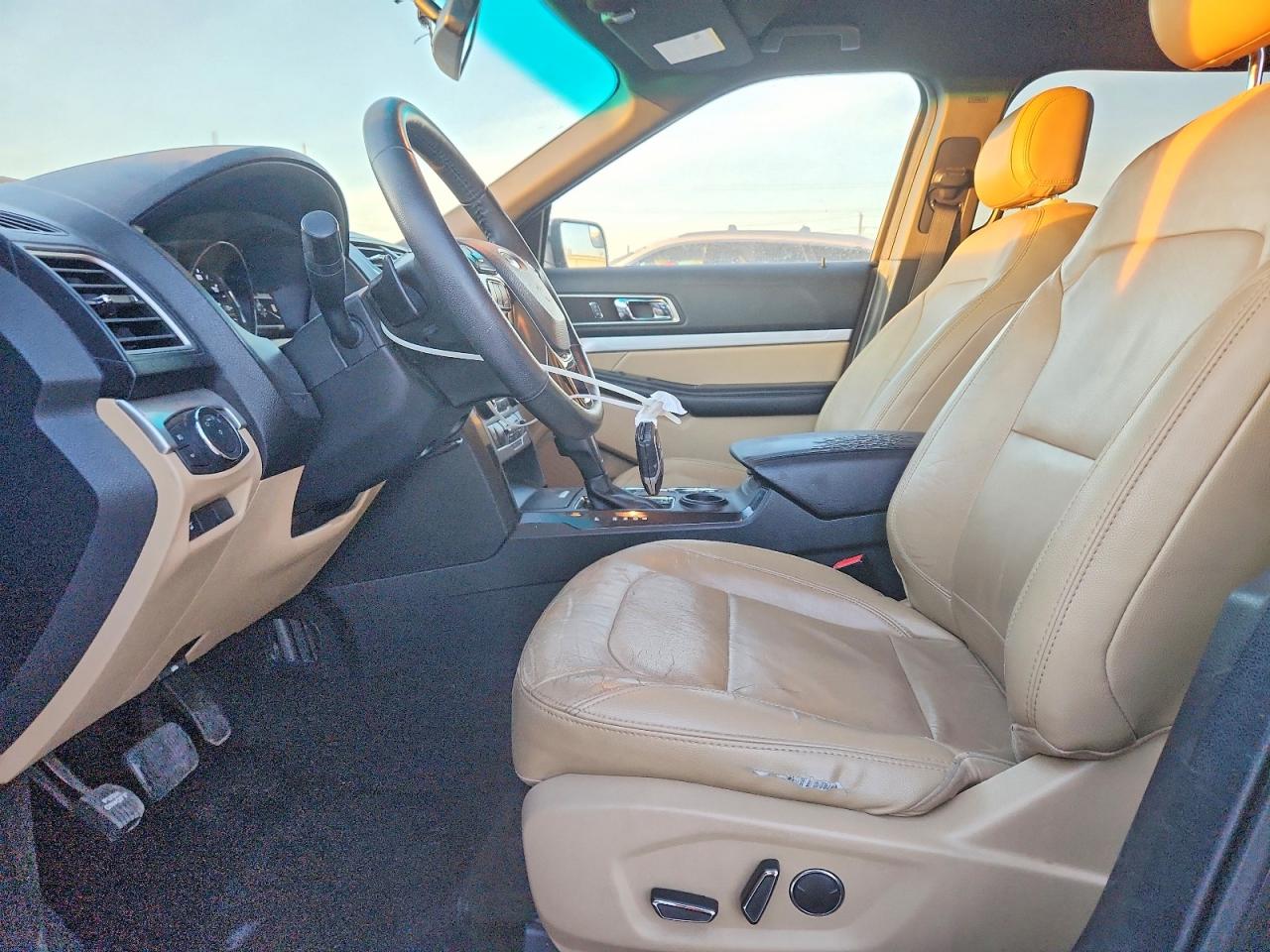 2016 FORD EXPLORER XLT photo 19
