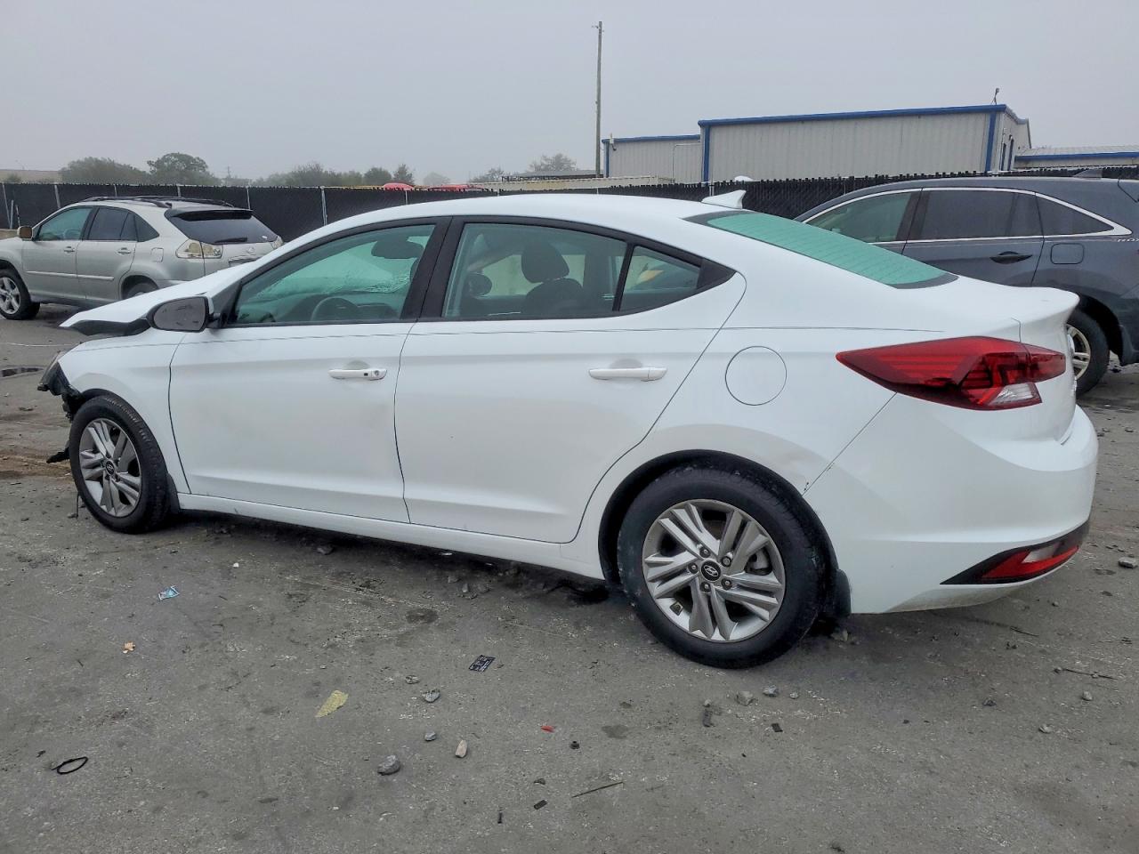 2020 HYUNDAI ELANTRA photo 3