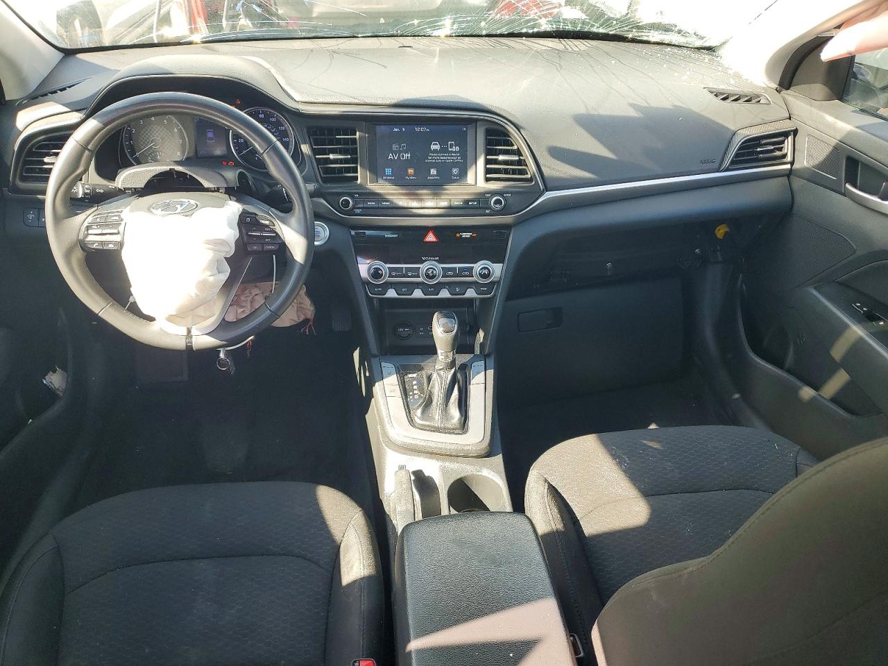 2020 HYUNDAI ELANTRA photo 15