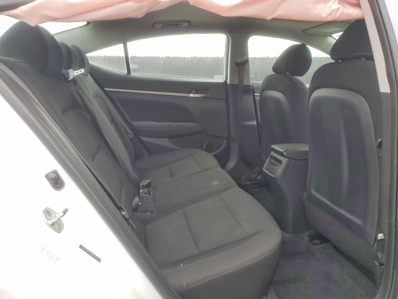 2020 HYUNDAI ELANTRA photo 19