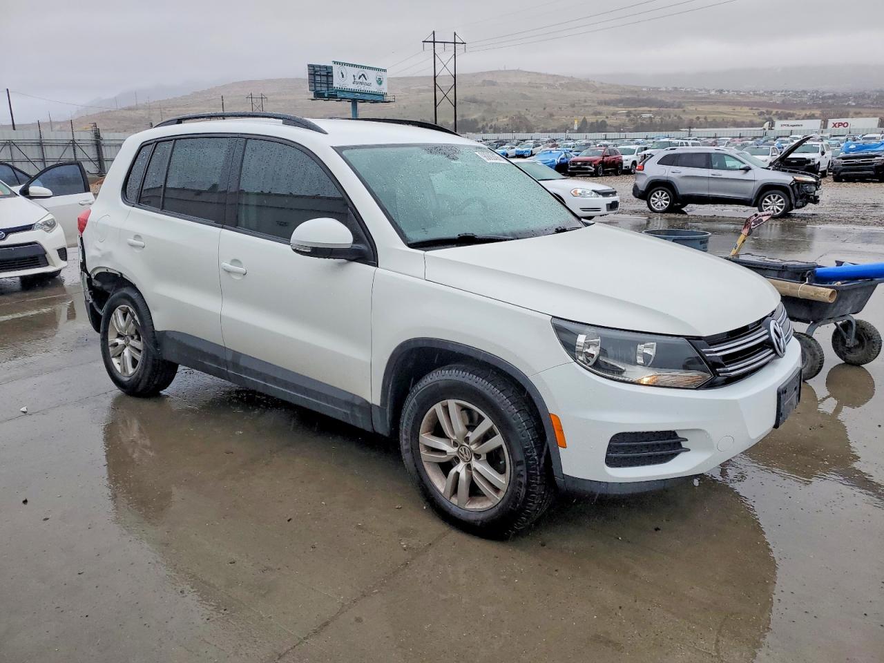2016 VOLKSWAGEN TIGUAN S photo 7
