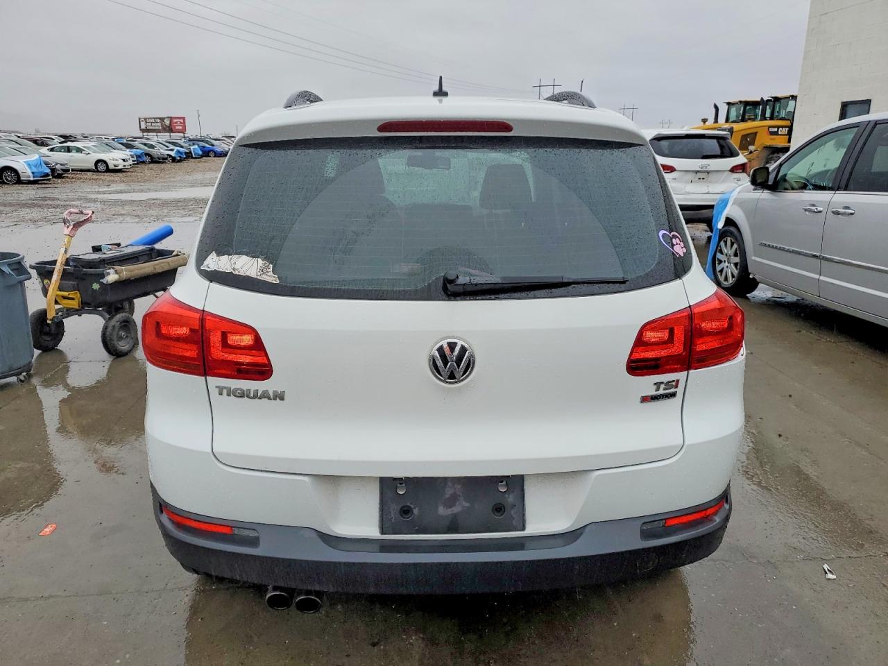 2016 VOLKSWAGEN TIGUAN S photo 11