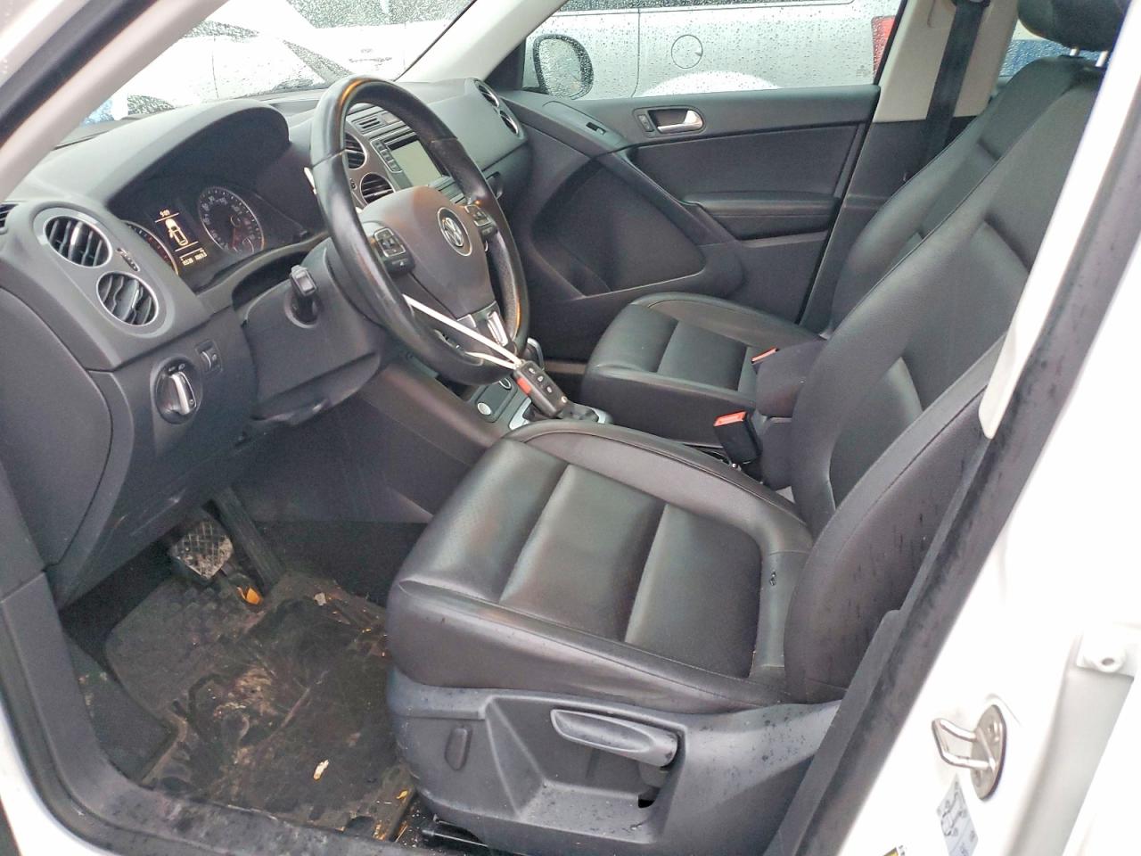 2016 VOLKSWAGEN TIGUAN S photo 13