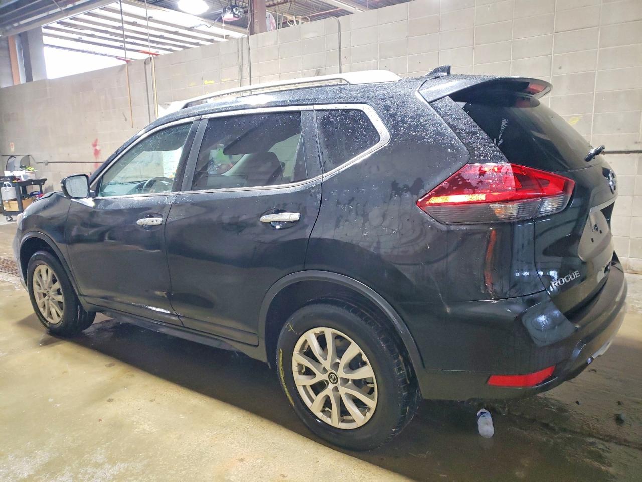 2018 NISSAN ROGUE S photo 2