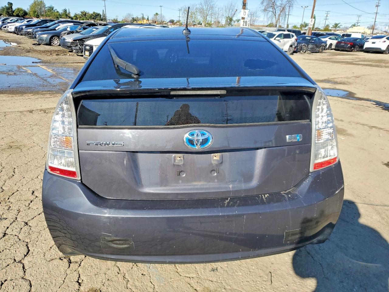 2010 TOYOTA PRIUS photo 6