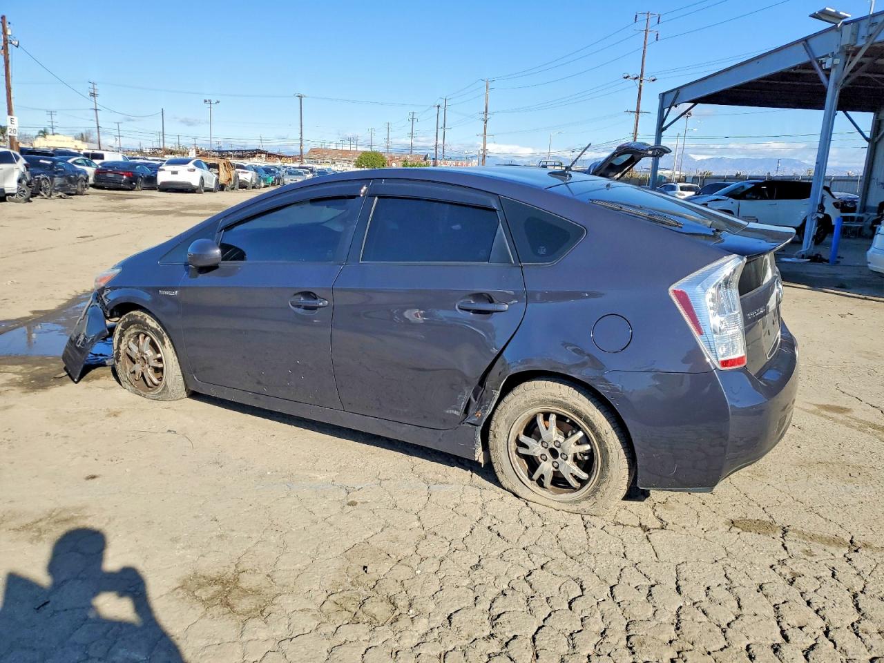 2010 TOYOTA PRIUS photo 2