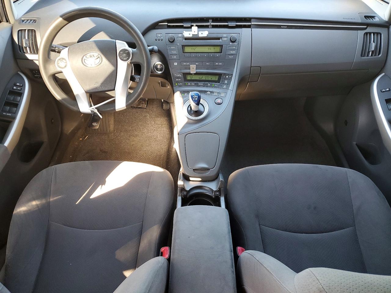 2010 TOYOTA PRIUS photo 8