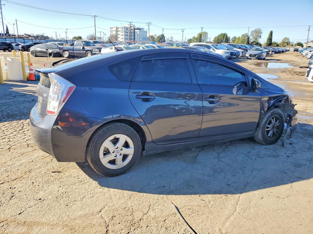 2010 TOYOTA PRIUS photo 3