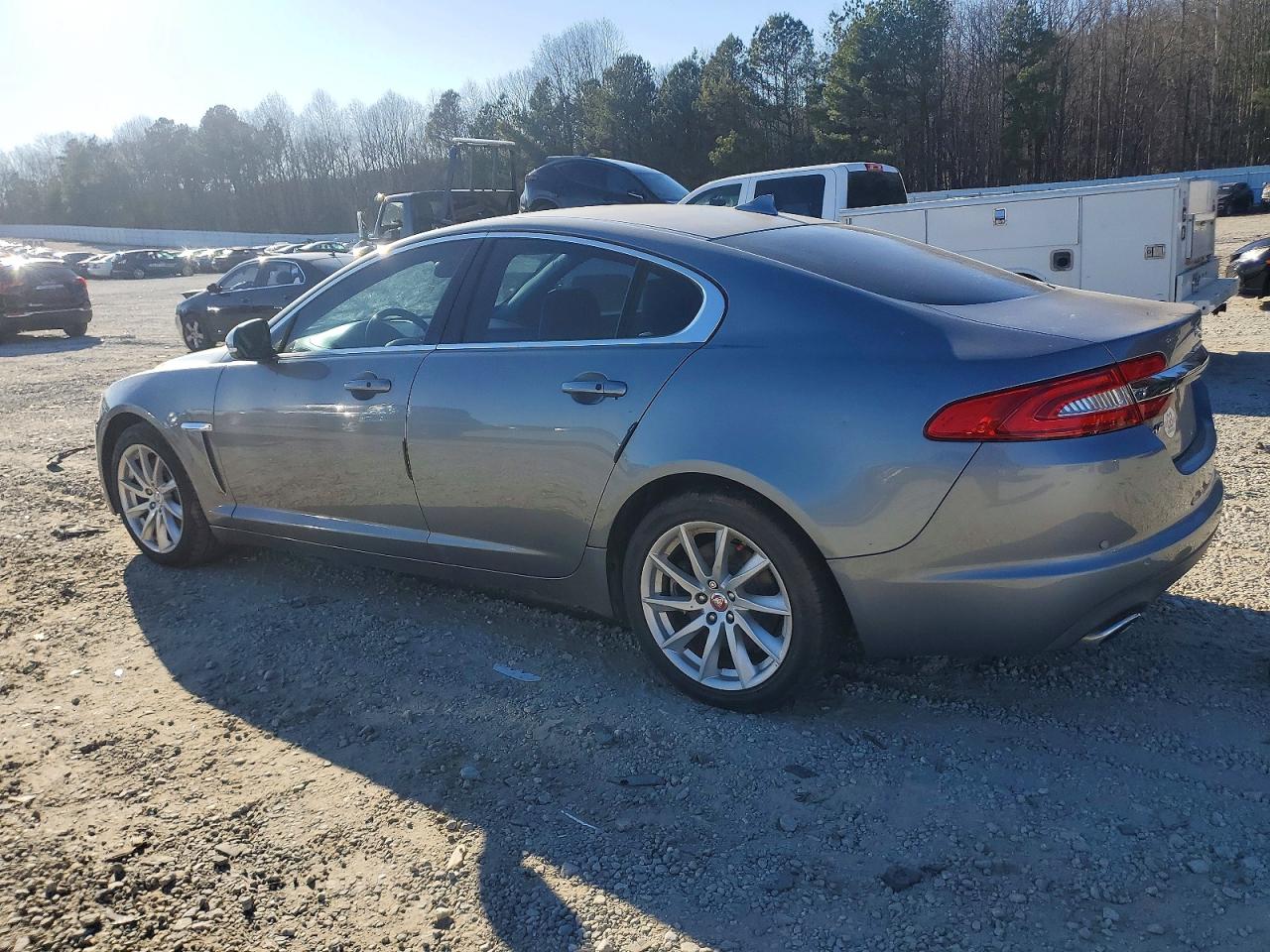 2015 JAGUAR XF 2.0T PREMIUM photo 3
