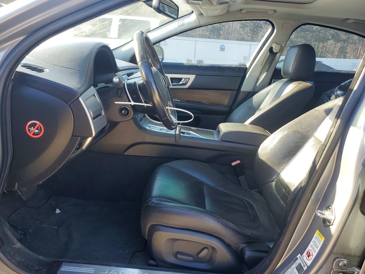 2015 JAGUAR XF 2.0T PREMIUM photo 13