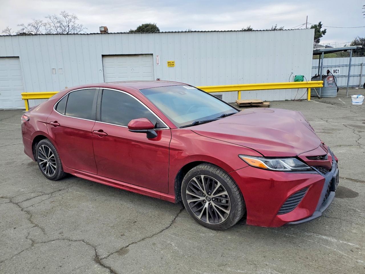 2018 TOYOTA CAMRY L photo 4