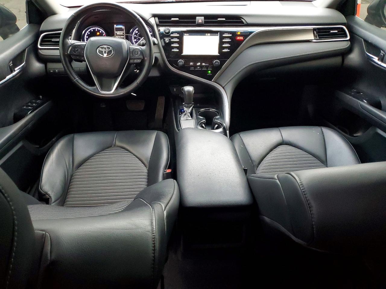 2018 TOYOTA CAMRY L photo 8