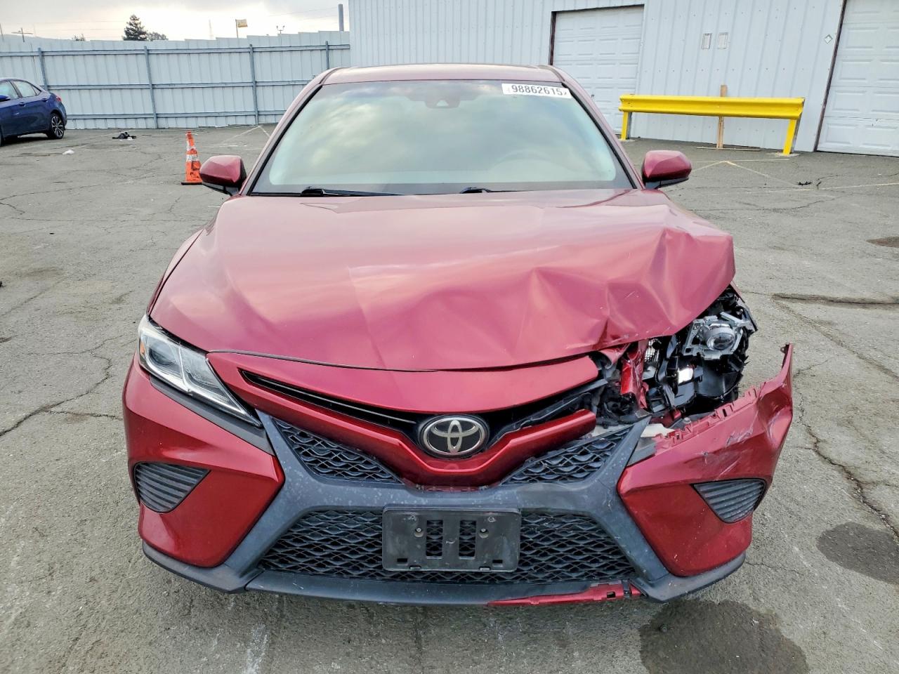 2018 TOYOTA CAMRY L photo 5