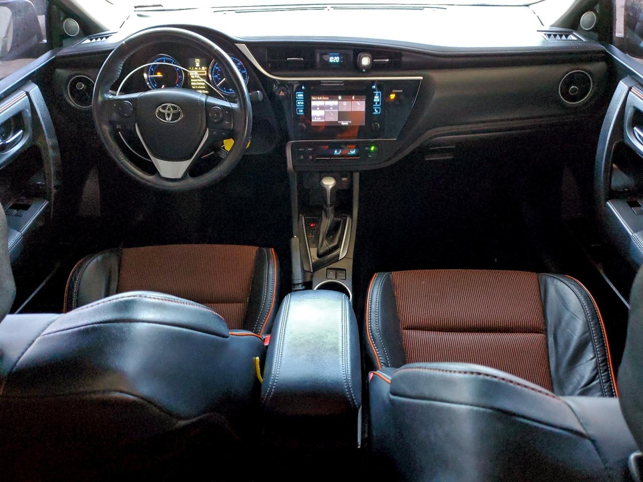 2017 TOYOTA COROLLA L photo 8