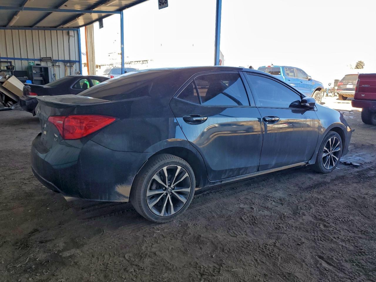 2017 TOYOTA COROLLA L photo 3