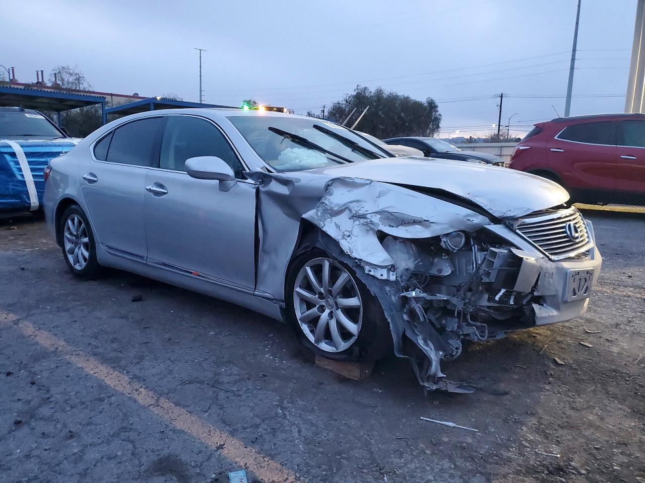 2008 LEXUS LS 460 photo 4
