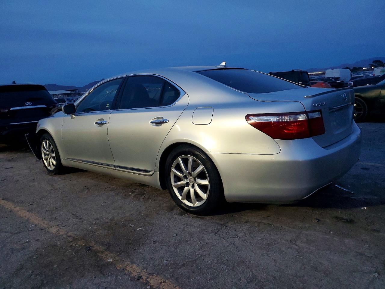 2008 LEXUS LS 460 photo 2