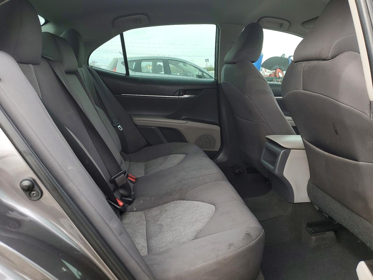 2021 TOYOTA CAMRY LE photo 10