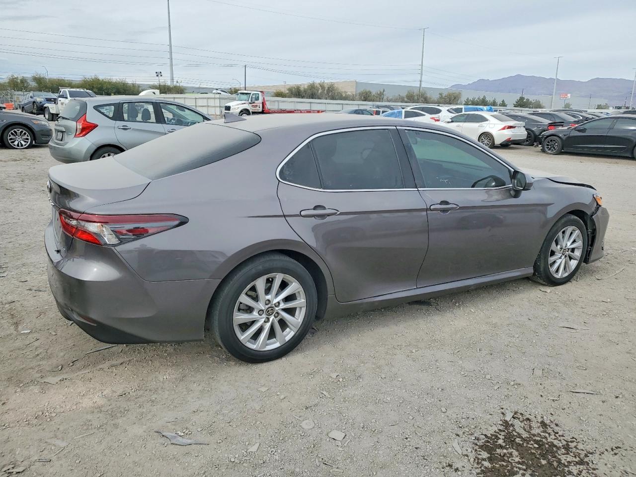 2021 TOYOTA CAMRY LE photo 3