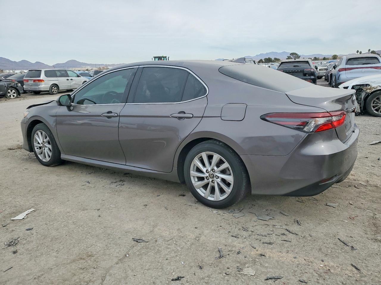 2021 TOYOTA CAMRY LE photo 2