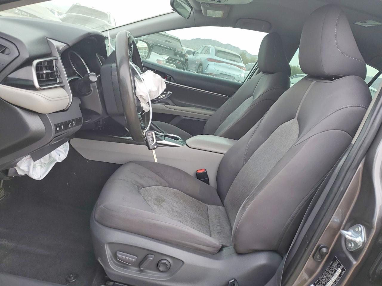 2021 TOYOTA CAMRY LE photo 7
