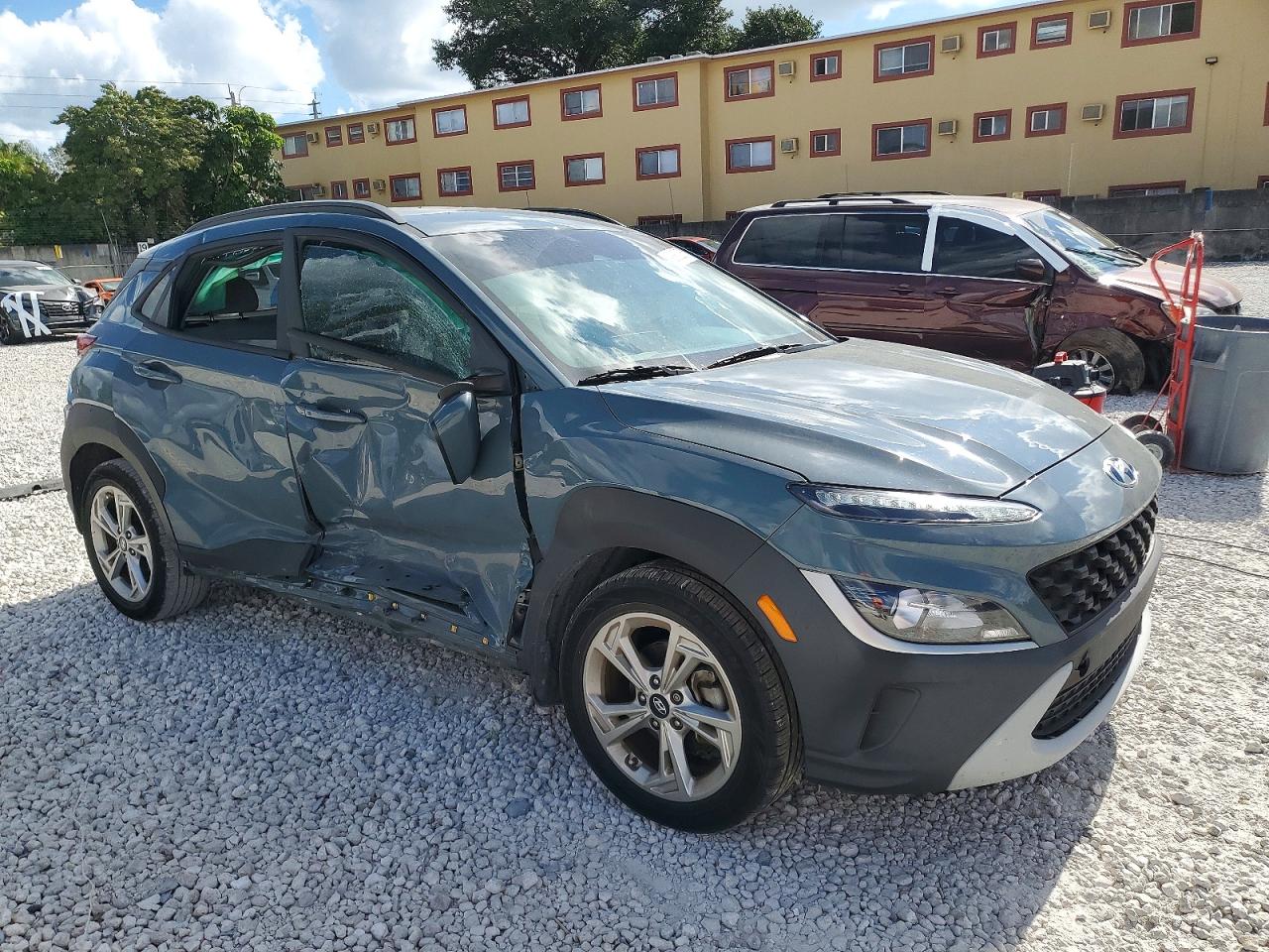 2022 HYUNDAI KONA SEL photo 4