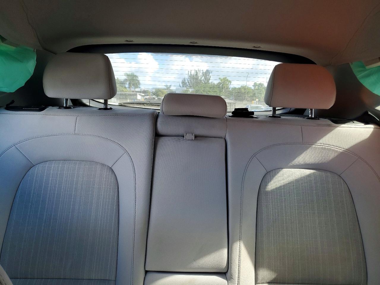 2022 HYUNDAI KONA SEL photo 10