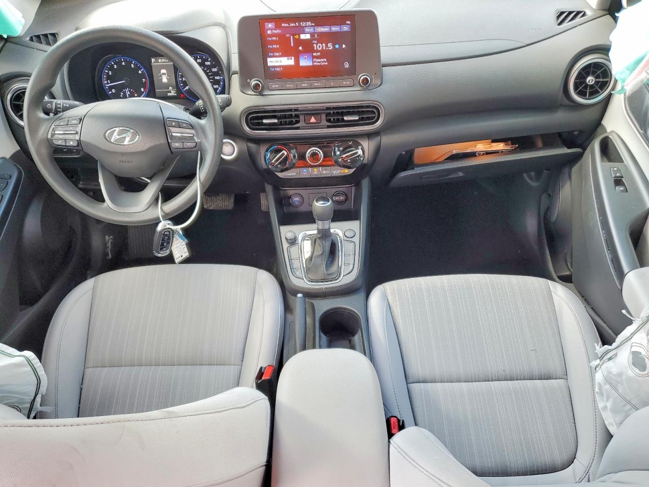 2022 HYUNDAI KONA SEL photo 8