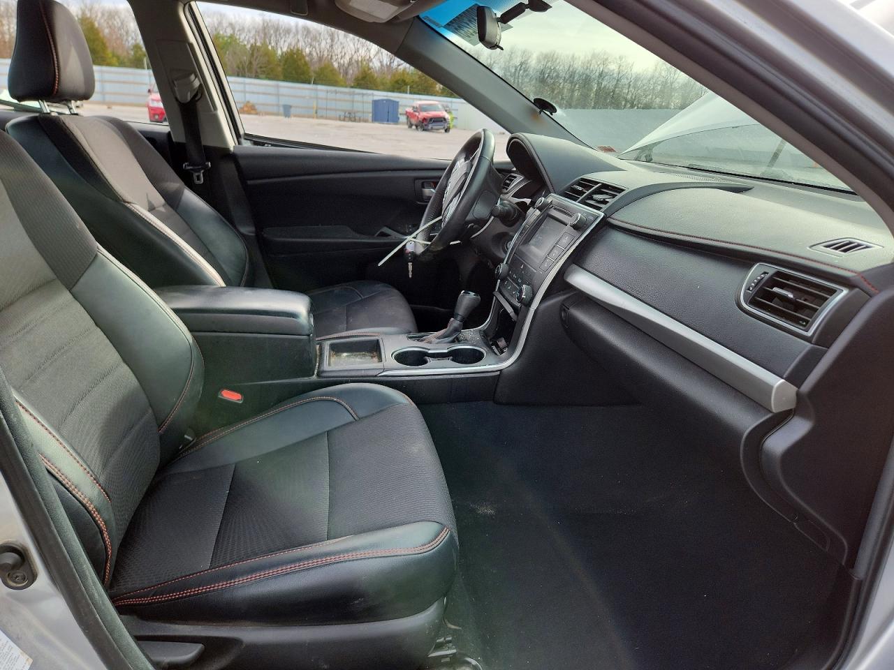 2016 TOYOTA CAMRY LE photo 7