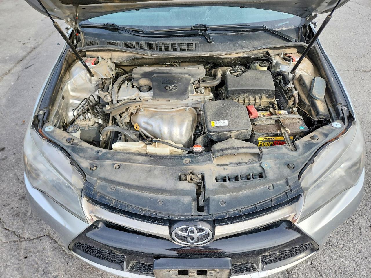 2016 TOYOTA CAMRY LE photo 11