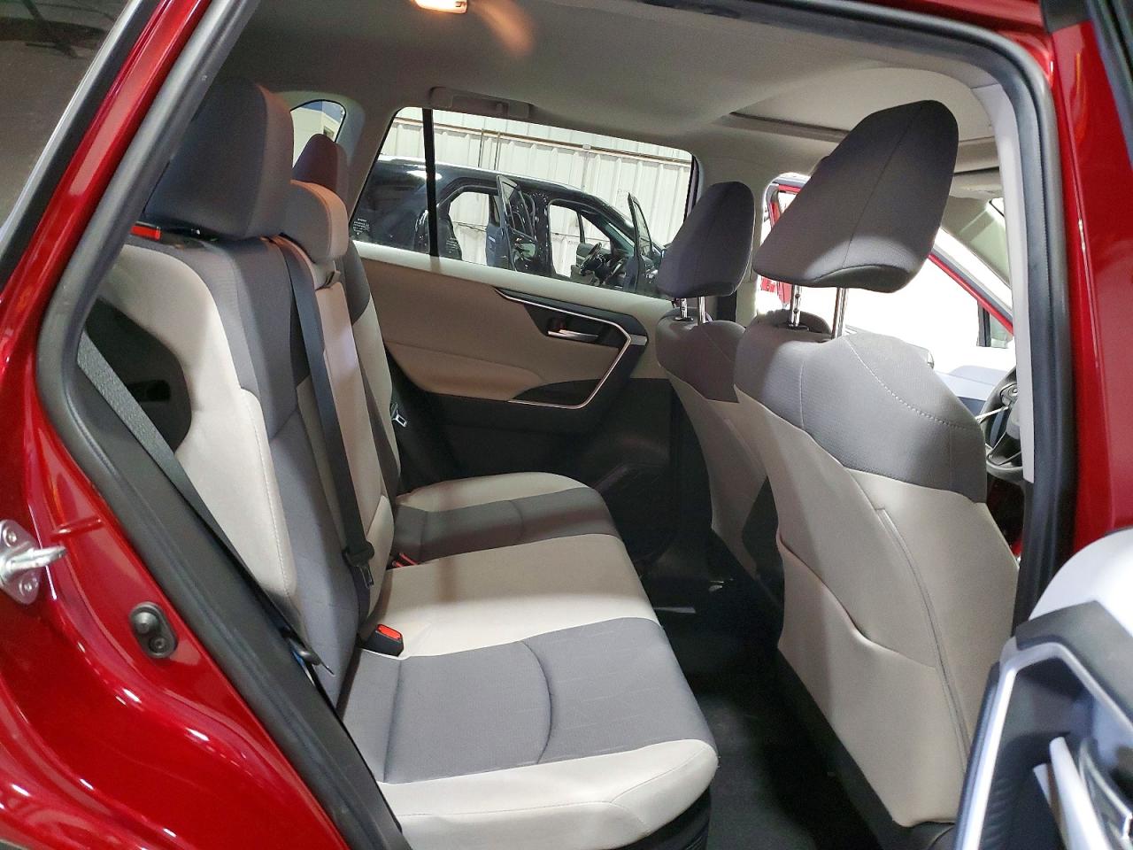 2019 TOYOTA RAV4 XLE photo 11